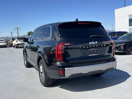 2025 Kia Telluride LX