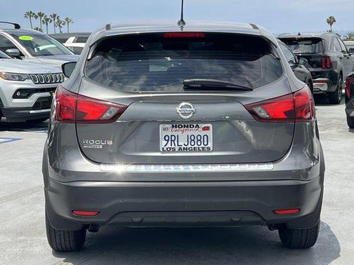 Gun Metallic 2018 Nissan Rogue Sport S