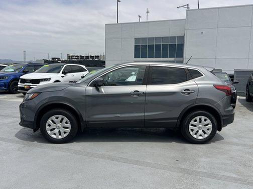 Gun Metallic 2018 Nissan Rogue Sport S