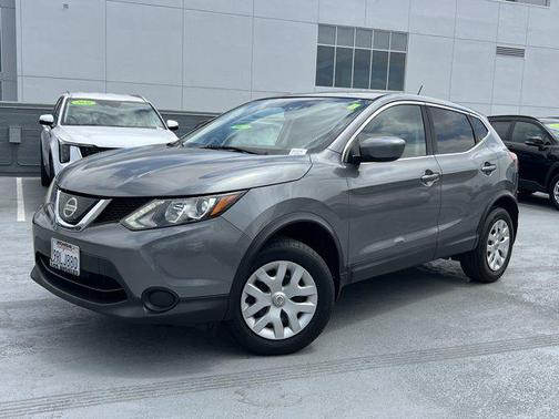Gun Metallic 2018 Nissan Rogue Sport S