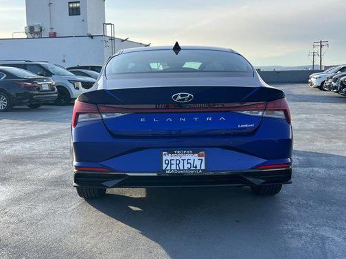 2023 Hyundai ELANTRA Limited