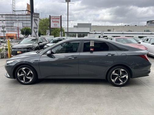 2023 Hyundai ELANTRA Limited