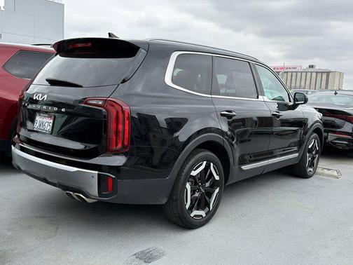Ebony Black 2024 Kia Telluride S