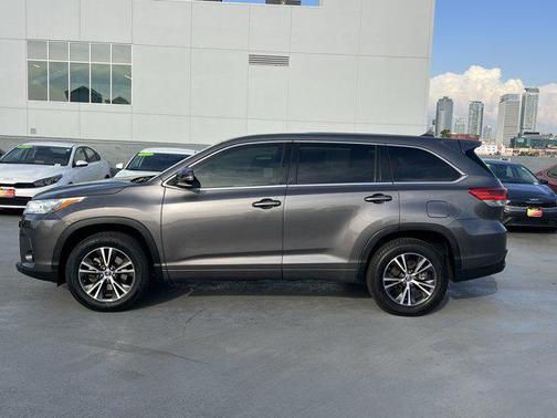 2017 Toyota Highlander LE