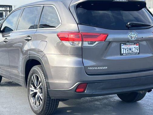 2017 Toyota Highlander LE