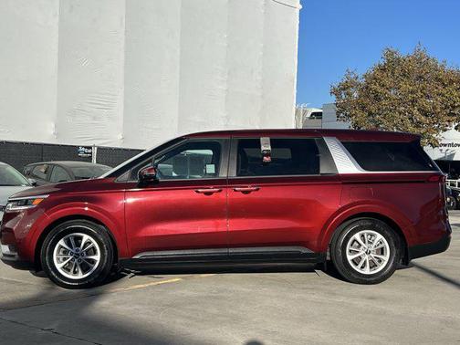 2024 Kia Carnival LX