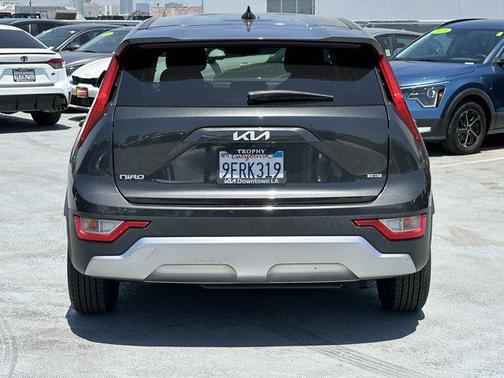 Graphite Gray 2023 Kia Niro LX