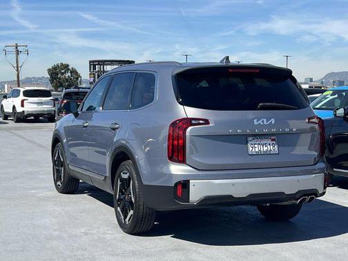 2023 Kia Telluride S