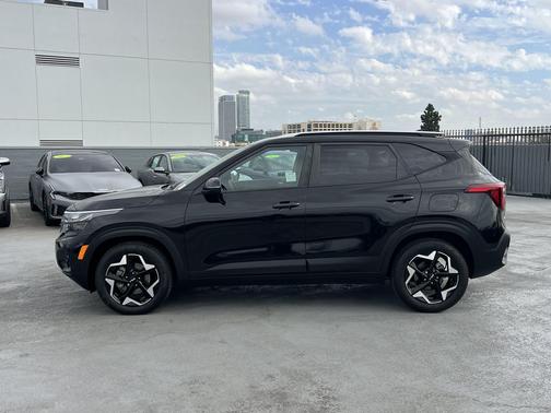 Fusion Black 2025 Kia Seltos S