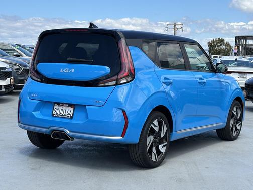 Surf Blue w/Black Roof 2023 Kia Soul GT-Line