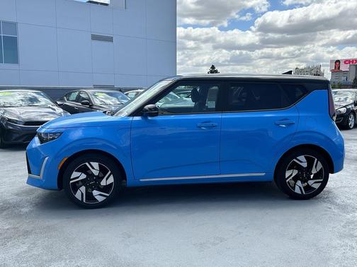 Surf Blue w/Black Roof 2023 Kia Soul GT-Line