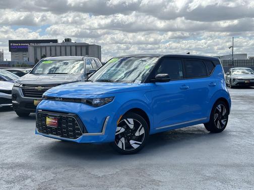 Surf Blue w/Black Roof 2023 Kia Soul GT-Line