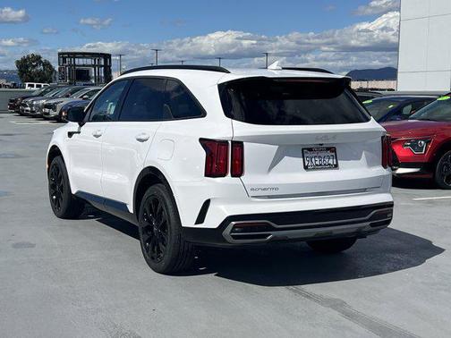 2023 Kia Sorento SX