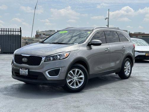 Titanium Silver 2016 Kia Sorento LX