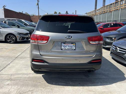 Titanium Silver 2016 Kia Sorento LX