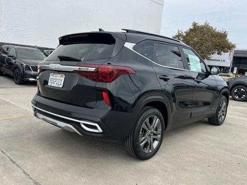 2023 Kia Seltos S