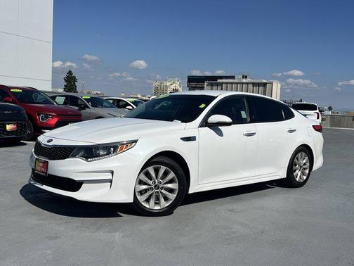Snow White Pearl 2018 Kia Optima EX