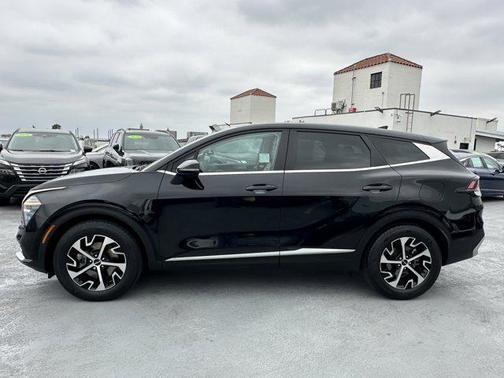 Ebony Black 2024 Kia Sportage EX