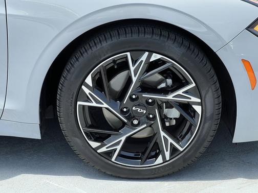 Wolf Gray 2025 Kia K5 GT-Line