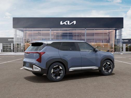 Pale Gray 2027 Kia Seltos EX