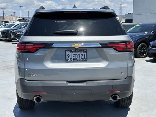 Sterling Gray Metallic 2023 Chevrolet Traverse LT Cloth