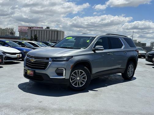 Sterling Gray Metallic 2023 Chevrolet Traverse LT Cloth