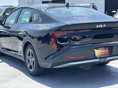 Aurora Black Pearl 2025 Kia K4 LXS