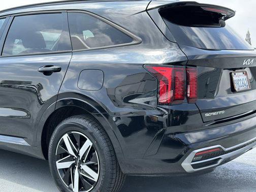 Ebony Black 2023 Kia Sorento S