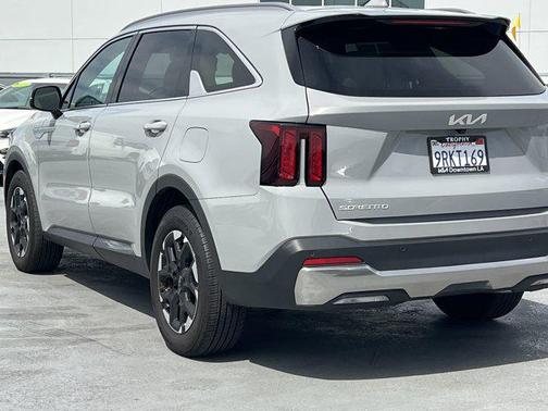 Wolf Gray 2025 Kia Sorento S