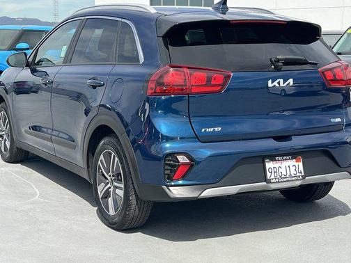 2022 Kia Niro LXS