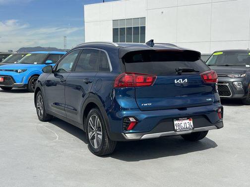 2022 Kia Niro LXS