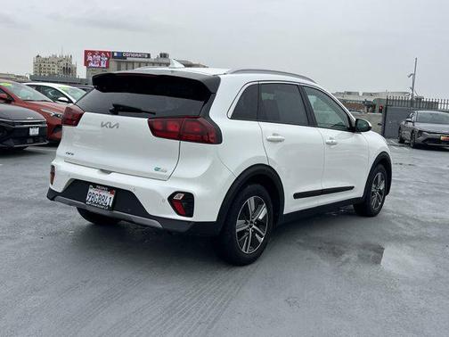 2022 Kia Niro LXS