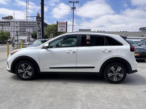 2022 Kia Niro LXS