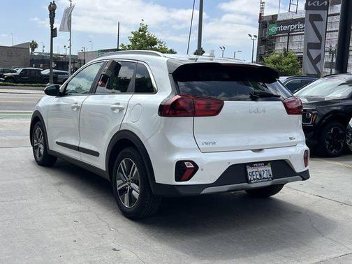 2022 Kia Niro LXS