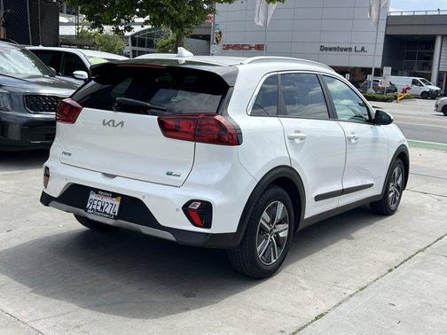 2022 Kia Niro LXS