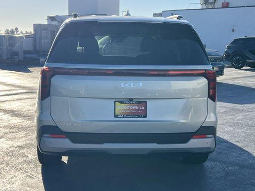 2025 Kia Carnival EX