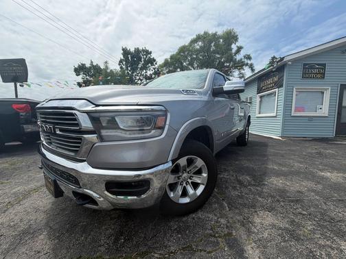 Billet Silver Metallic Clearcoat 2019 RAM 1500 Laramie 4x4 Crew Cab 5'7" Box
