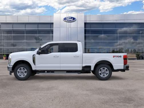 Oxford White 2026 Ford F-250 XLT