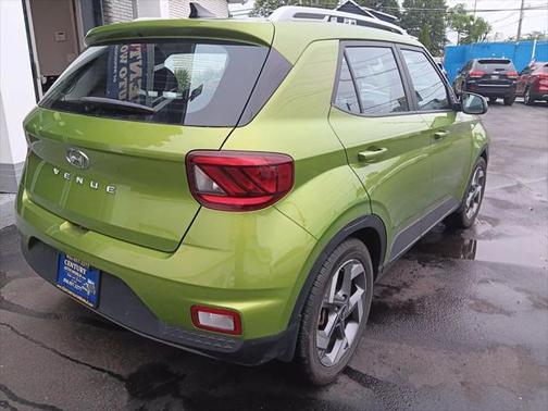 2022 Hyundai VENUE SEL