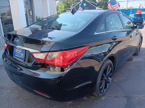 2013 Hyundai SONATA GLS