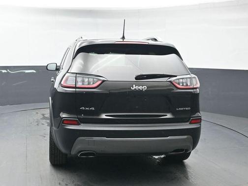 Diamond Black Crystal Pearlcoat 2019 Jeep Cherokee Limited