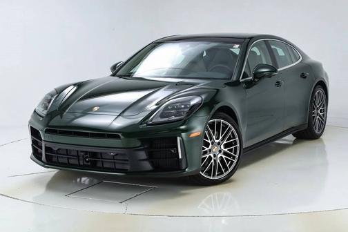 Oak Green Metallic Neo 2025 Porsche Panamera