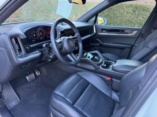 2024 Porsche Cayenne S