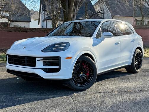 2024 Porsche Cayenne S