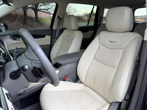 2023 Cadillac XT6 Premium Luxury FWD