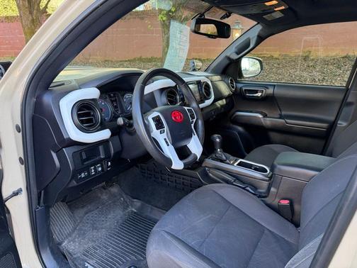 2017 Toyota Tacoma TRD Sport