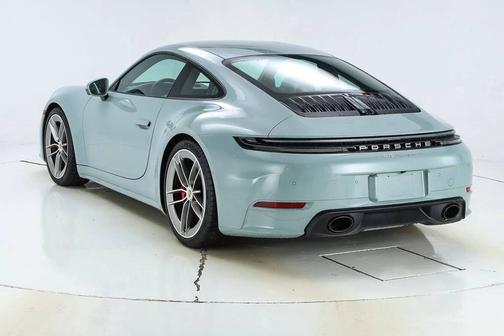 Shade Green Metallic 2025 Porsche 911
