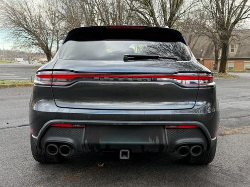 2022 Porsche Macan Base