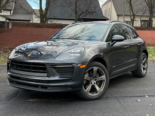 2022 Porsche Macan Base