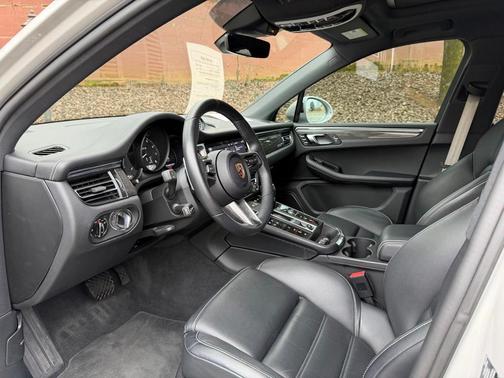 2024 Porsche Macan GTS